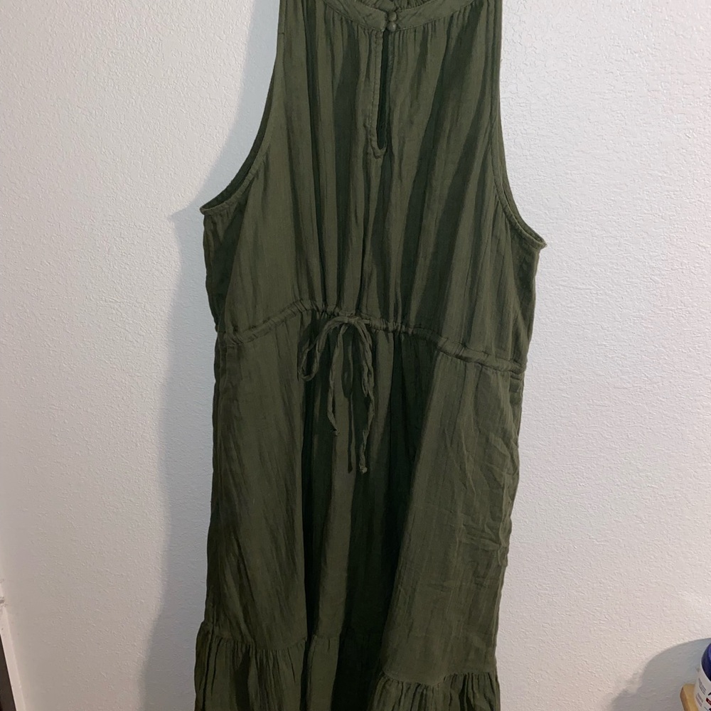 Elegant Olive Green Sleeveless Dress